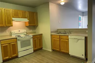 415 E 4th Ave, Belton, TX 76513 - Photo 5