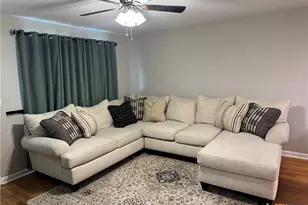 2304 E Mistletoe Ave, Victoria, TX 77901 - Photo 3