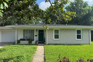 2304 E Mistletoe Ave, Victoria, TX 77901 - Photo 1