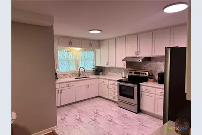 2304 E Mistletoe Avenue, Victoria, TX 77901 - Photo 9