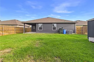 1012 Betsy Dr, Seguin, TX 78155 - Photo 27