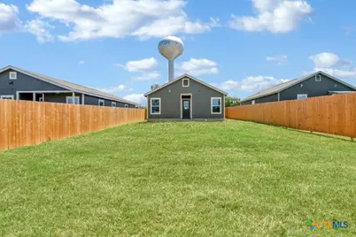808 E 6th Street, Nixon, TX 78140 - Photo 19