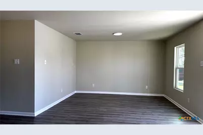 808 E 6th Street, Nixon, TX 78140 - Photo 9