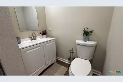808 E 6th Street, Nixon, TX 78140 - Photo 25