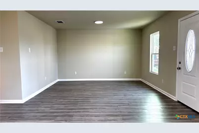 808 E 6th Street, Nixon, TX 78140 - Photo 7