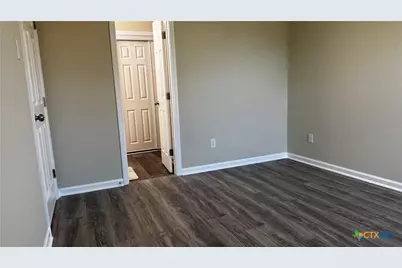 808 E 6th Street, Nixon, TX 78140 - Photo 15
