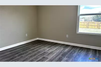808 E 6th Street, Nixon, TX 78140 - Photo 25