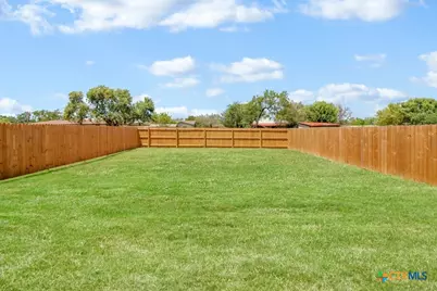 808 E 6th Street, Nixon, TX 78140 - Photo 21