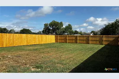 808 E 6th Street, Nixon, TX 78140 - Photo 31