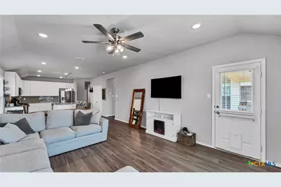 1711 Stone House, New Braunfels, TX 78132 - Photo 9