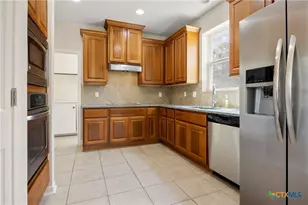 1262 Morning Glory Ln, Adkins, TX 78101 - Photo 7