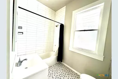 405 E Commercial Street #2, Victoria, TX 77901 - Photo 3