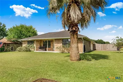 607 Dove, Victoria, TX 77905 - Photo 3