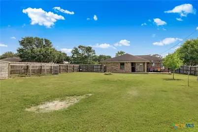607 Dove, Victoria, TX 77905 - Photo 9