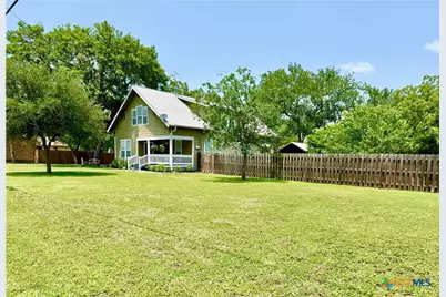 602 N Ridge Street, Hallettsville, TX 77964 - Photo 3