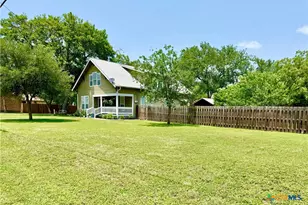 602 N Ridge St, Hallettsville, TX 77964 - Photo 3