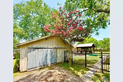 602 N Ridge Street, Hallettsville, TX 77964 - Photo 47