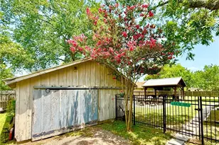 602 N Ridge St, Hallettsville, TX 77964 - Photo 47