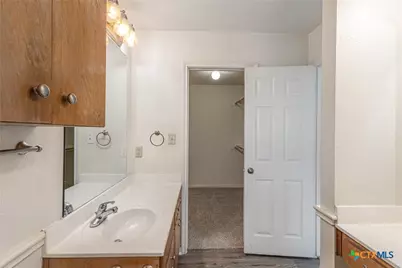 2215 Dry Creek Drive, Round Rock, TX 78681 - Photo 9