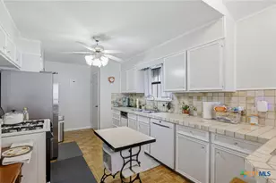 101 A Maplewood Dr, Victoria, TX 77901 - Photo 13