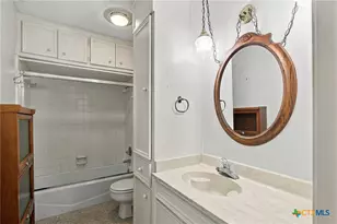 101 A Maplewood Dr, Victoria, TX 77901 - Photo 17