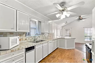 101-A Maplewood Drive #20, Victoria, TX 77901 - Photo 7