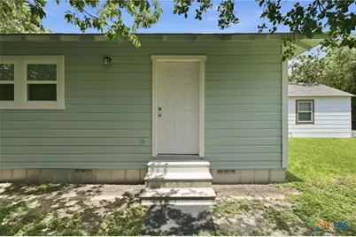 618 E Ireland Street, Seguin, TX 78155 - Photo 3