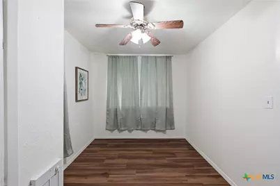 618 E Ireland Street, Seguin, TX 78155 - Photo 15