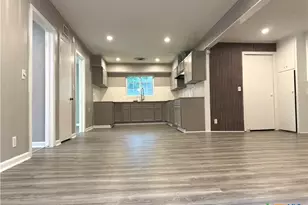 302 Smith St, Gonzales, TX 78629 - Photo 3