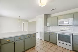 913 Ridge Dr, San Marcos, TX 78666 - Photo 9