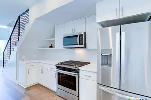 2002 E 7th St, Austin, TX 78702 - Photo 3