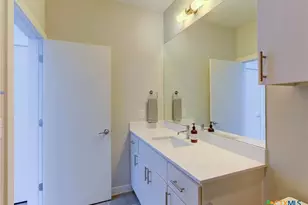 2002 E 7th St, Austin, TX 78702 - Photo 9