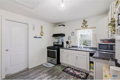 203 Ernst Street, Victoria, TX 77901 - Photo 13