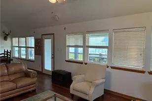 103 W Commerce St, Port O'Connor, TX 77982 - Photo 19