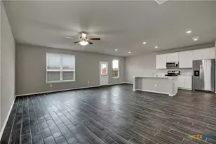 267 Kinsley Wy, New Braunfels, TX 78130 - Photo 5