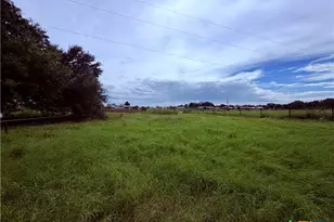 17 Co Rd 236A, Gonzales, TX 78629 - Photo 23