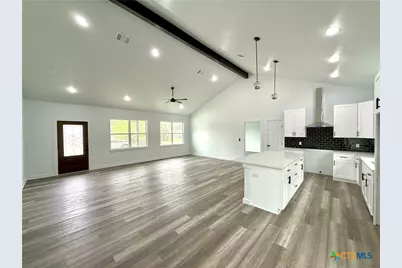 501 Walnut St, Yoakum, TX 77995 - Photo 7