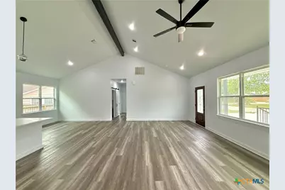 501 Walnut St, Yoakum, TX 77995 - Photo 5