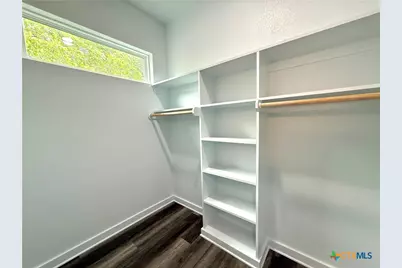 501 Walnut St, Yoakum, TX 77995 - Photo 23