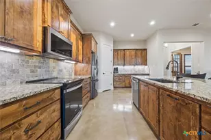 219 Flanders, Fischer, TX 78623 - Photo 15