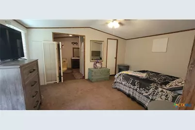 706 W Cleveland Avenue, Seadrift, TX 77983 - Photo 5