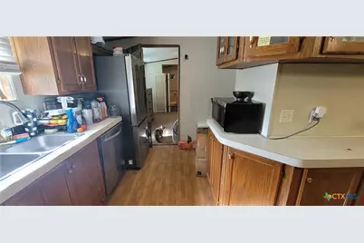 706 W Cleveland Avenue, Seadrift, TX 77983 - Photo 9