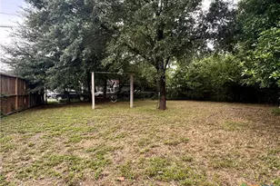 129 Riverside Dr, San Marcos, TX 78666 - Photo 3