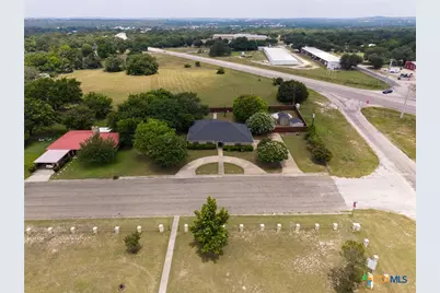 148 Sunflower, Lampasas, TX 76550 - Photo 3