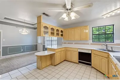 148 Sunflower, Lampasas, TX 76550 - Photo 9