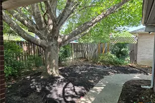120 Gardenridge Dr, Seguin, TX 78155 - Photo 17