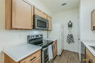 302 Sealy Ct, Gatesville, TX 76528 - Photo 7