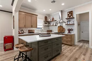 1033 Gruene Rd, New Braunfels, TX 78130 - Photo 17