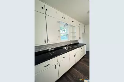 809 N 8th Street, Temple, TX 76501 - Photo 5