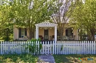 302 Burleson St, Kyle, TX 78640 - Photo 17